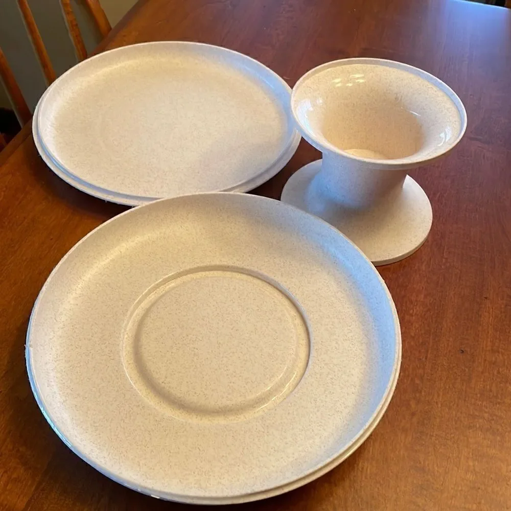 Tupperware Serve it All Set Cake / Pie Stand / Vegetable or Chip Dip Pedestal